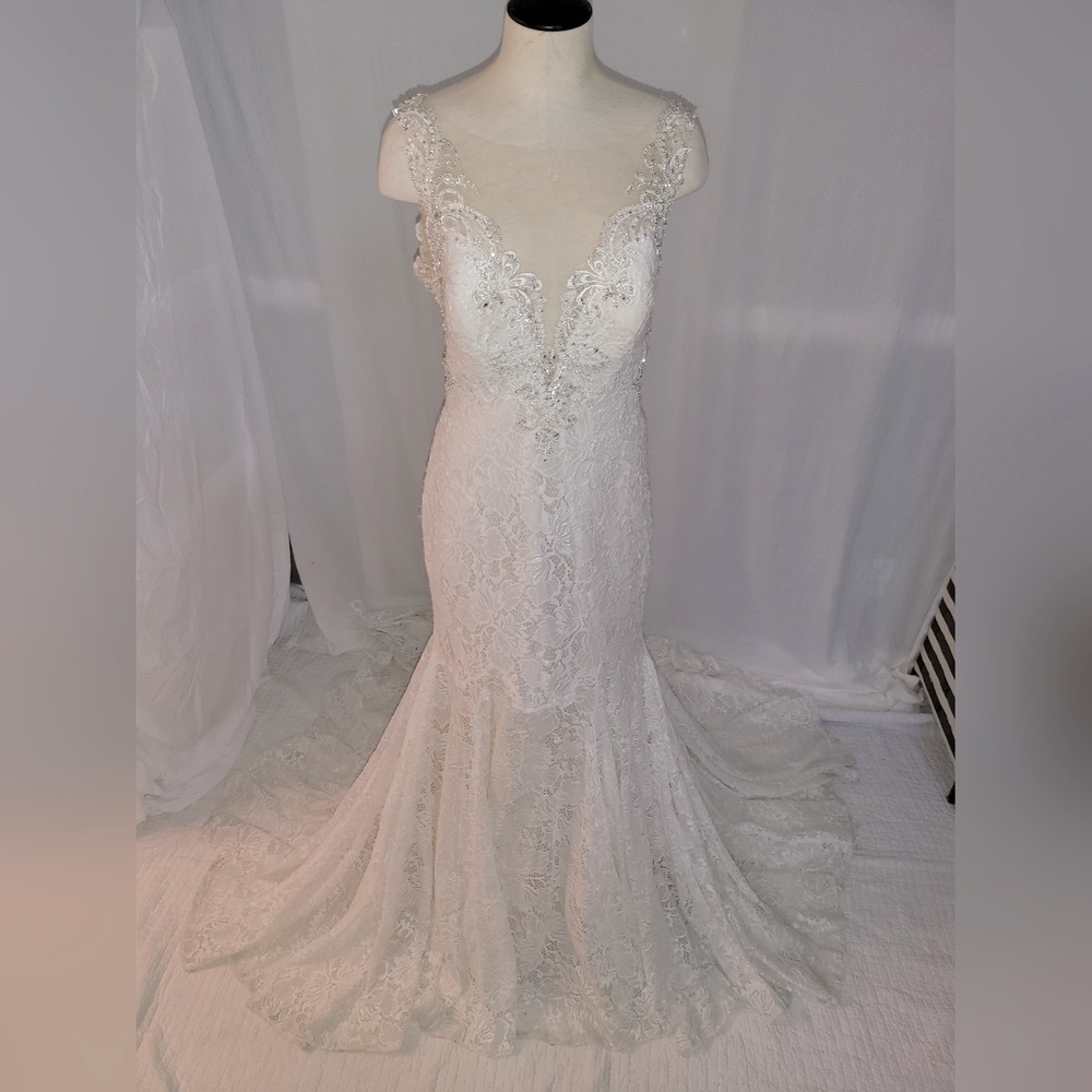 NWOT Allure Bridals - Wedding Dress - Style 9460 - White